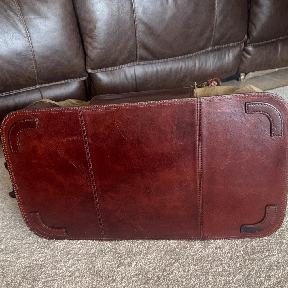 A. Giannetti Elegant Duffel Bag 🧳 - Picture 9 of 17